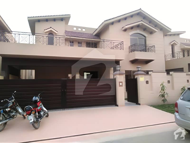 1 Kanal Brand New Out Class Beautiful Villa For Rent In Askari 10 Near To Park And Air Port