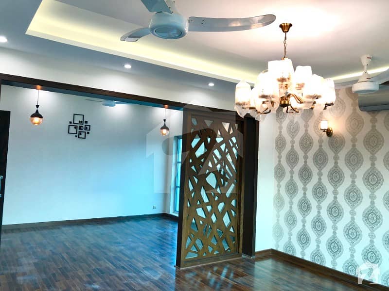 ڈی ایچ اے فیز 6 - بلاک جے فیز 6 ڈیفنس (ڈی ایچ اے) لاہور میں 5 کمروں کا 1 کنال مکان 5. 35 کروڑ میں برائے فروخت۔