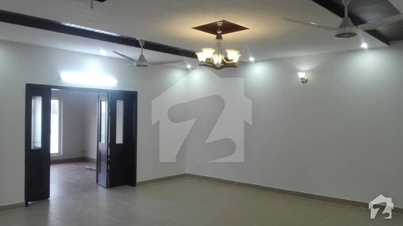 Luxury Bungalow Is Available For Sale At Jinnah Town