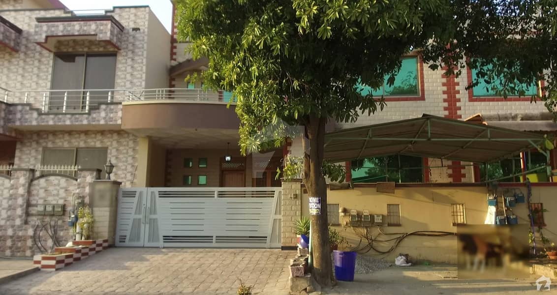 10 Marla Sun Facing House Is Available For Sale In I-8/3 Islamabad