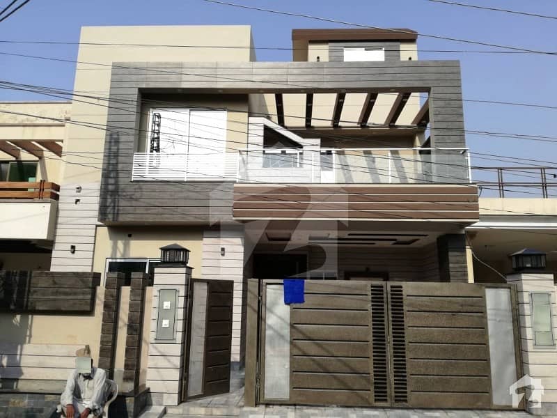 Stylish High Quality 10 Marla House In Johar Town Lahore