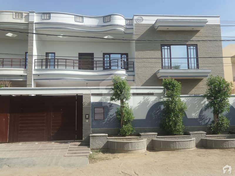 300 Sq Yard Beautiful Bungalow Is Available For Sale
