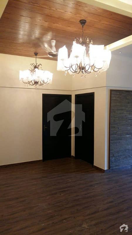 04 Bedrooms Apartment On Sale In Shaheed-e-millat
