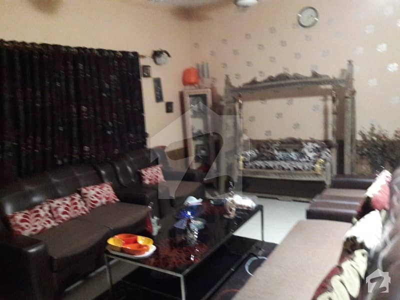 گلستانِ جوہر کراچی میں 5 کمروں کا 8 مرلہ مکان 1.8 کروڑ میں برائے فروخت۔
