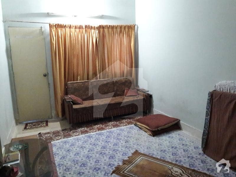 گلستانِ جوہر کراچی میں 5 کمروں کا 8 مرلہ مکان 2.3 کروڑ میں برائے فروخت۔