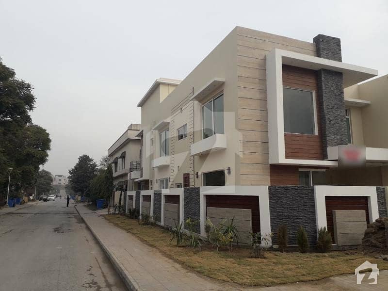 In Bahria Phase 4 10 Marla Corner House Is Available For Sale  
