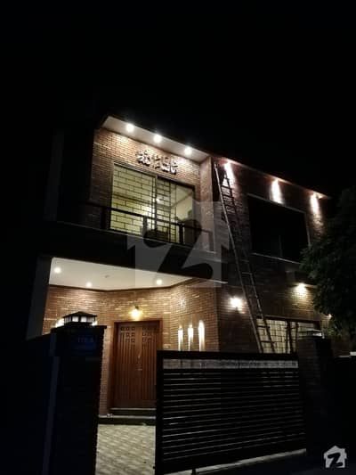 10 Marla House Is Available For Sale
10 Marla House Is Available For Sale