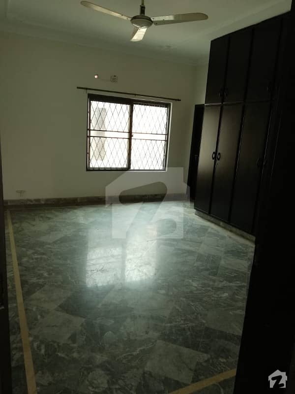 1 Kanal Piece Bungalow For Sale In Nasheman Iqbal Phase 1 Lahore