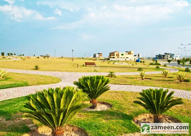 Blast Offer 1 Kanal Plot In 10 Marla Price Available For Urgent Sale In Bahria Town