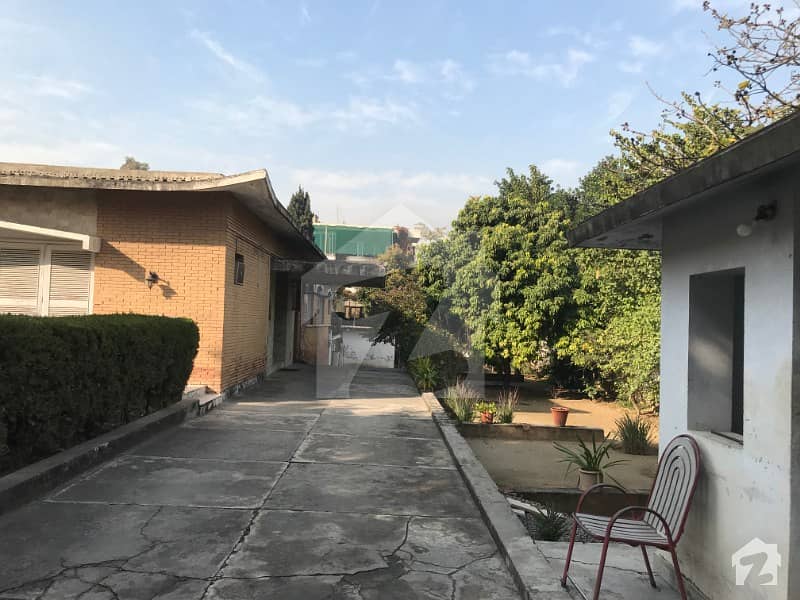 2000 Sq Yard House For Sale At Nazim Ud Din Road F7, Islamabad