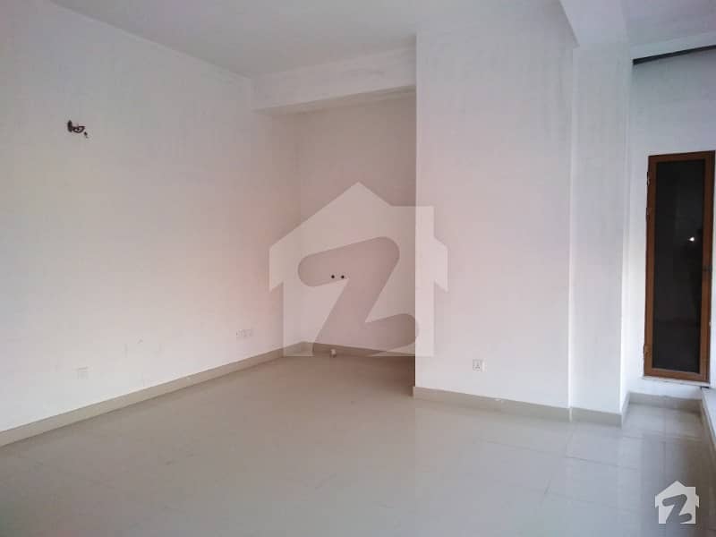 418 Sq Ft 1st Floor Commercial Flat Available For Sale