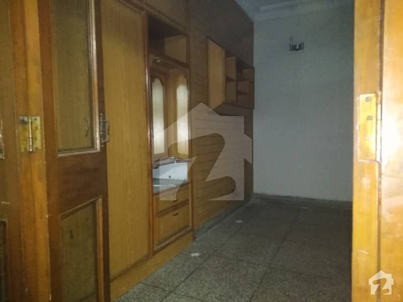 Upper Portion Available For Rent In Karim Block