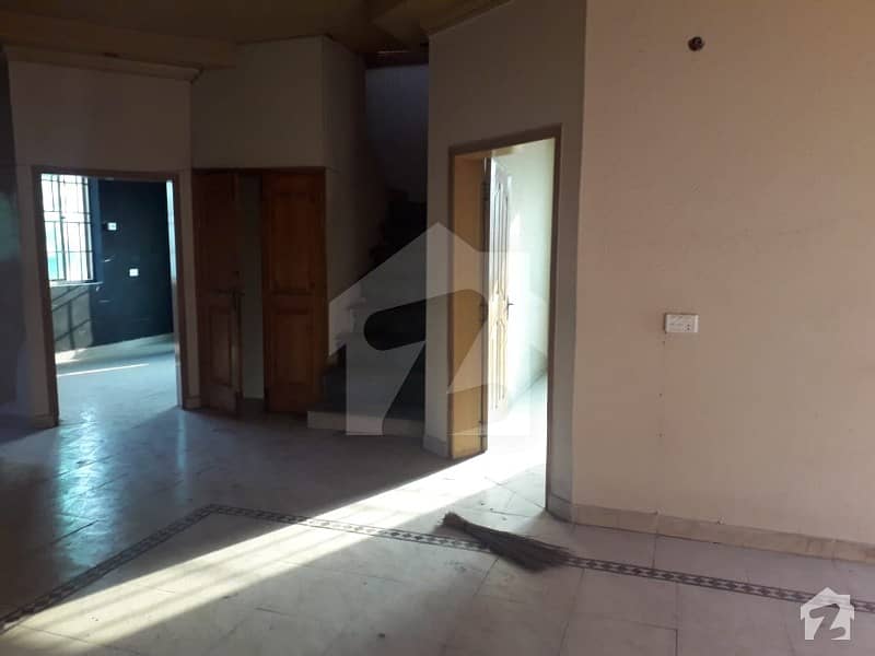 Upper Portion Available For Rent In Nishtar Block