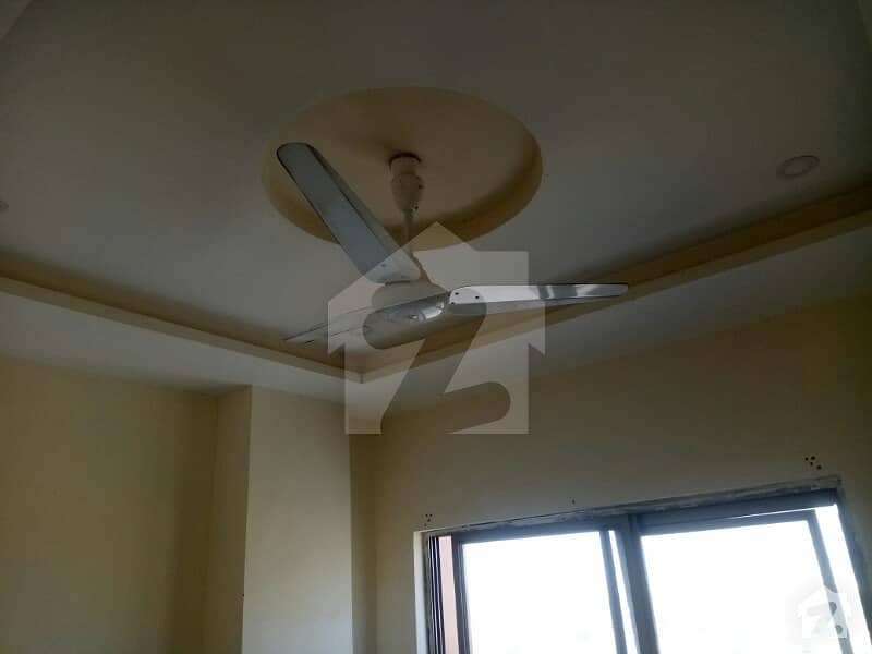 2bedroom flat with gas for family