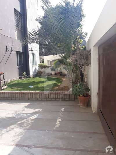 President Apartment Ground Floor Flat With 4 Bedrooms & Separate Entrance Is Up For Rent President Apartment Ground Floor Flat With 4 Bedrooms & Separate Entrance Is Up For Rent