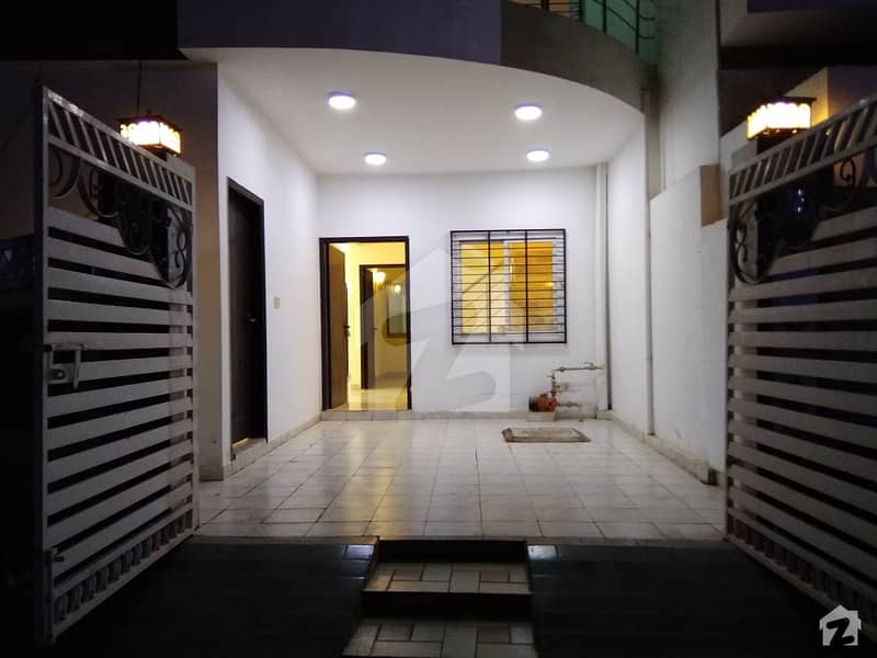 یاسین آباد گلبرگ ٹاؤن کراچی میں 4 کمروں کا 5 مرلہ مکان 2.15 کروڑ میں برائے فروخت۔