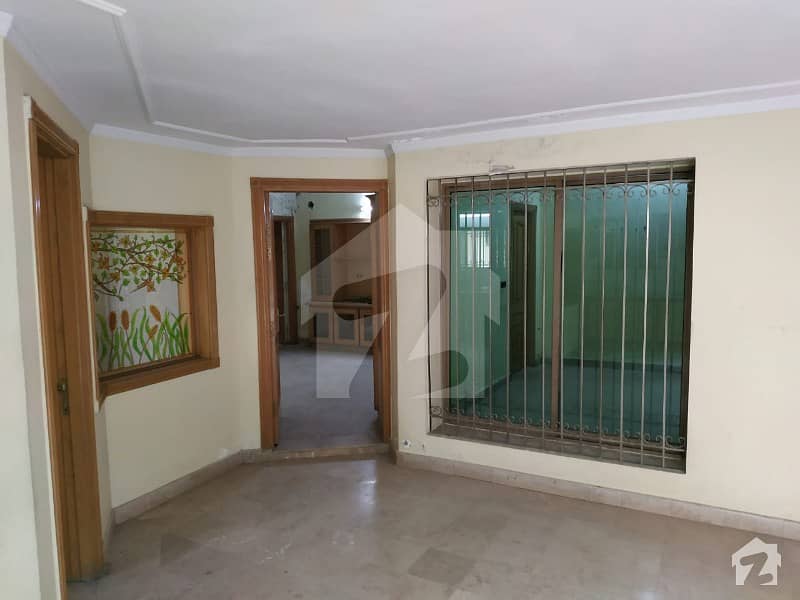 1 Kanal Bungalow Available For Rent At Peoples Colony