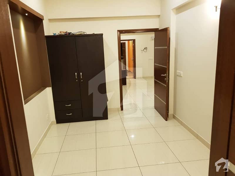 New Flat Full Floor 2040 Sq Feet Flat 3 Beds Wit Lift Banglow Facing