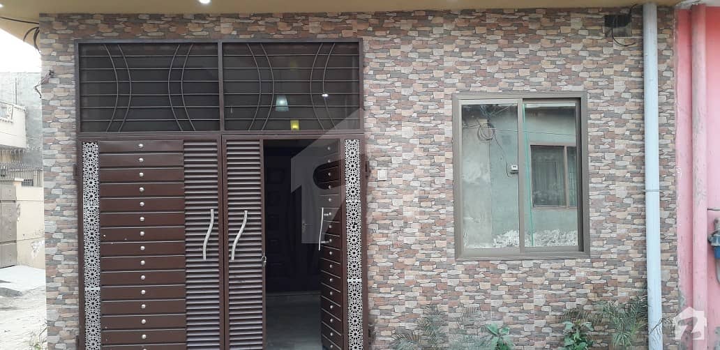 نشتر کالونی لاہور میں 3 کمروں کا 2 مرلہ مکان 50 لاکھ میں برائے فروخت۔