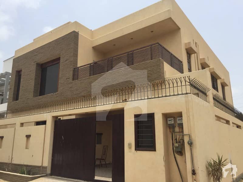 کے ڈی اے آفیسرز سوسائٹی گلشنِ اقبال ٹاؤن کراچی میں 6 کمروں کا 16 مرلہ مکان 11 کروڑ میں برائے فروخت۔