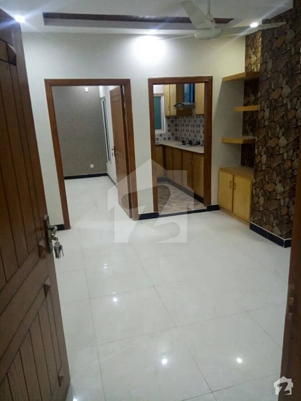 3 Beds Apartment For Rent