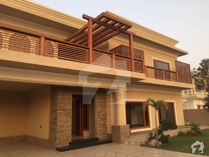 1000 Sq Yards Beautiful Ultra Modern  Bungalow Is Available For Sale