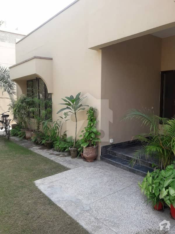 10 Marla House For Rent In Sarwar Road Lahore