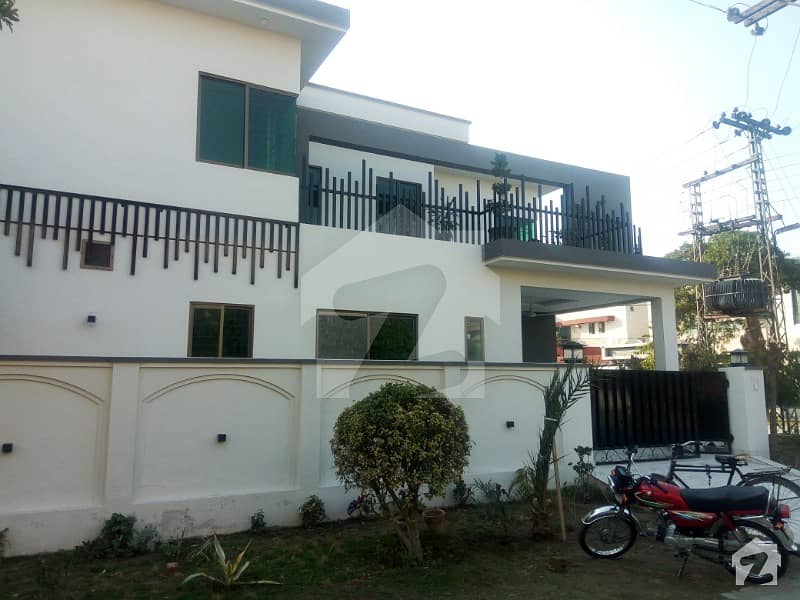 Defence 10 Marla Beautiful Corner Bungalow For Sale Near To Park Cheapest Price