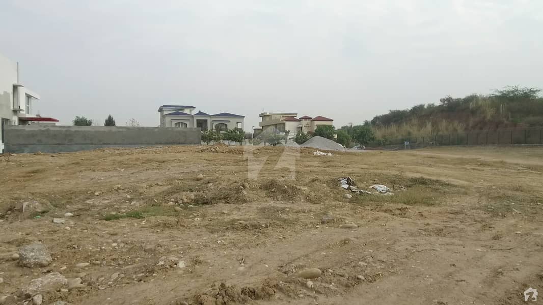 1 Kanal Hill Top Plot Front Back Open Street No. 75 With 42 Marla Extra Land Not Paid Available For Sale