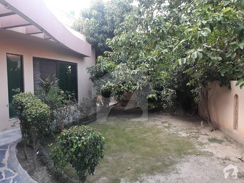 03 Kanal Brand New 05 Bed  House In Main Tufail Road