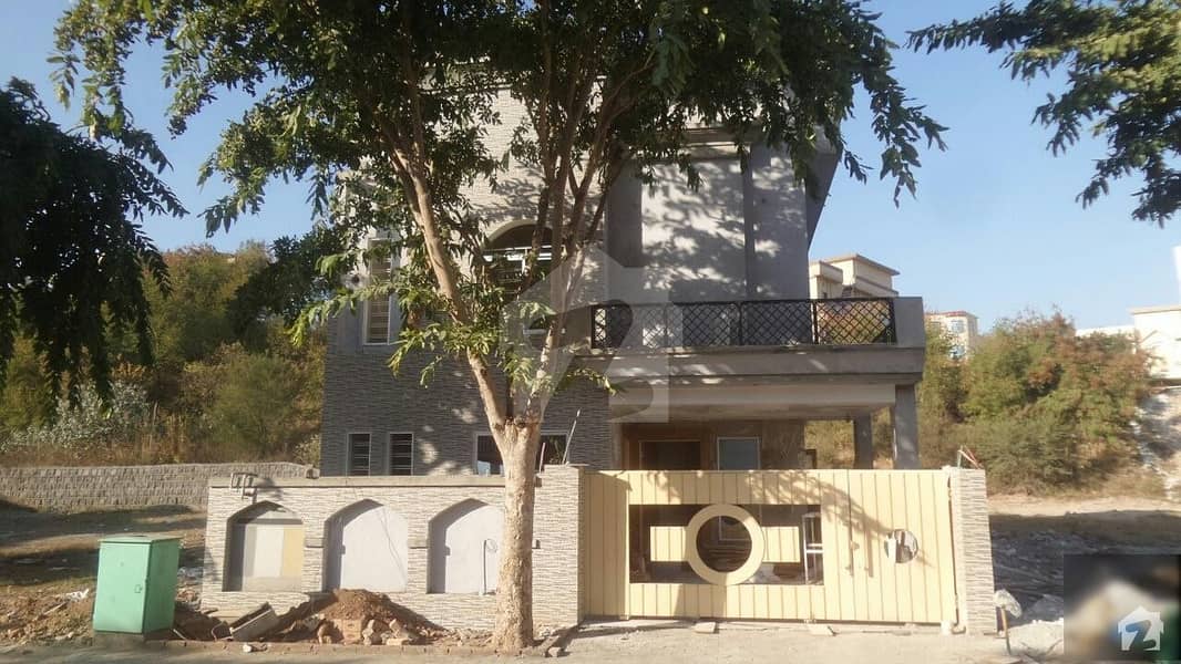 بحریہ ٹاؤن فیز 7 بحریہ ٹاؤن راولپنڈی راولپنڈی میں 5 کمروں کا 10 مرلہ مکان 2. 3 کروڑ میں برائے فروخت۔