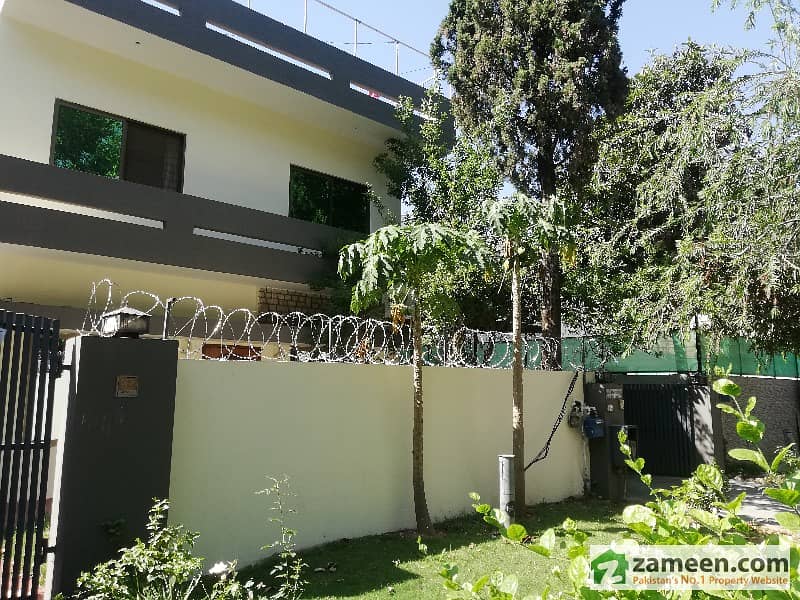 Semi Furnished 2 Bed House With Lawn And Separate Access