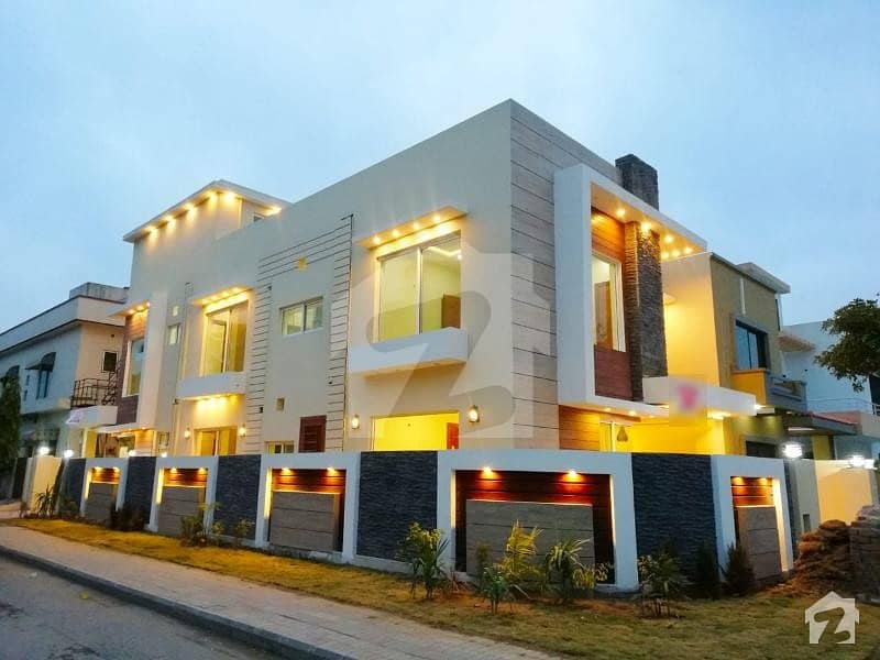 10 Marla Out Class Constructed House In Bahria Town