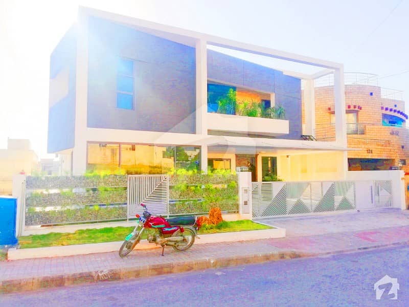 1 Kanal Modern Newly Built Bungalow For Sale