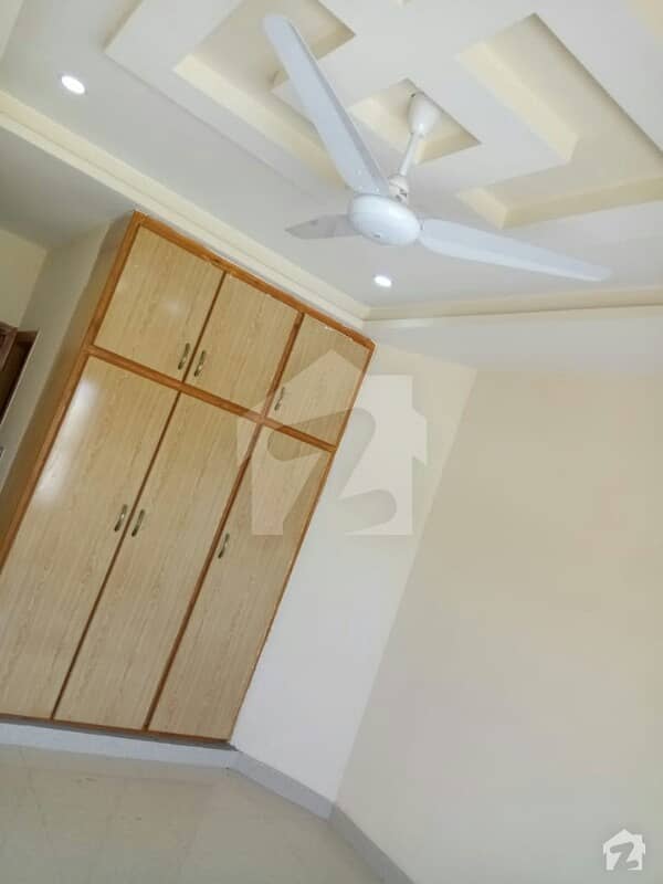 Furnished apartment for rent 2-bed wd lift facility on 2nd floor. 