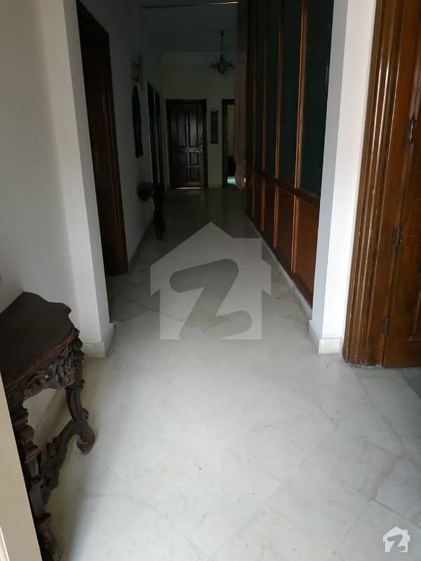 11 Marla Luxurious Portion Available For Rent At Kohinoor Town