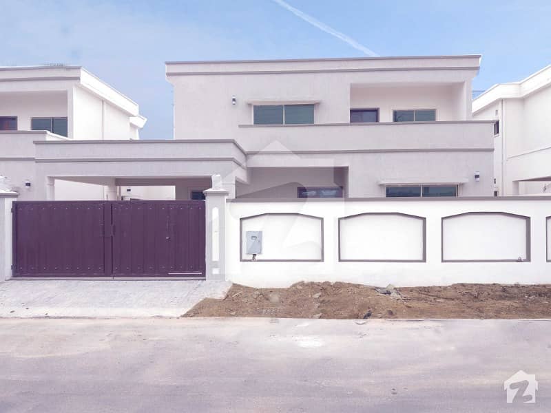 Ideal Location Brand New 500 Yard Bungalow Available For Rent