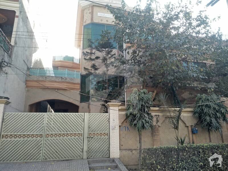 Golden Opportunity 12 Marla Triple Storey House Fr Sale Near Park