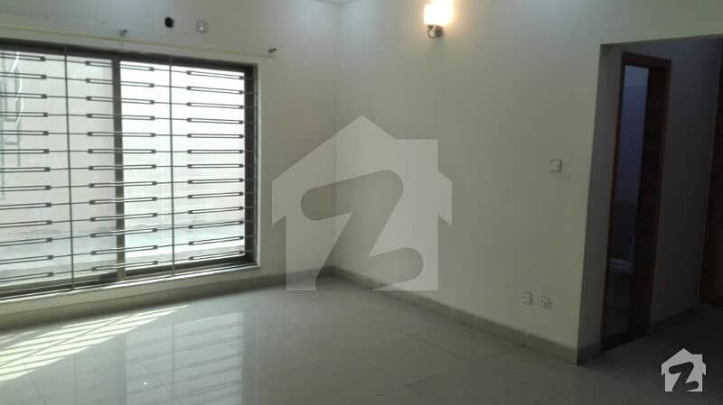 1 Kanal House For Rent On Out Class Location In Bahria Town Phase 4