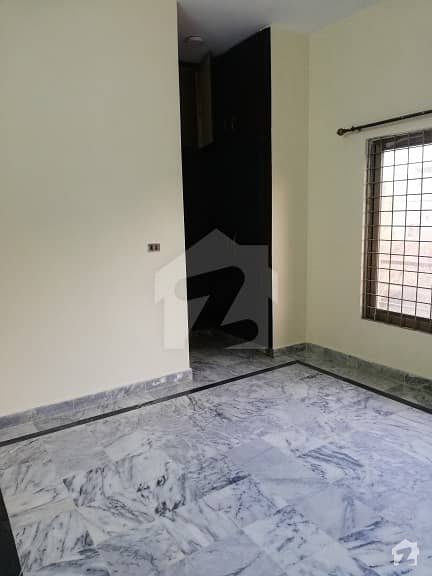 G11  500 Sq Yards Upper Portion Separate Gate 3 Beds Dd Marble Flooring