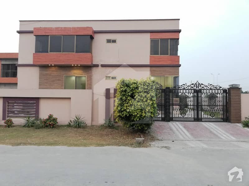 2 Kanal Corner House Is Available For Sale