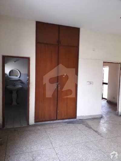 3 bed portion on reasonable rent 3 bed portion on reasonable rent