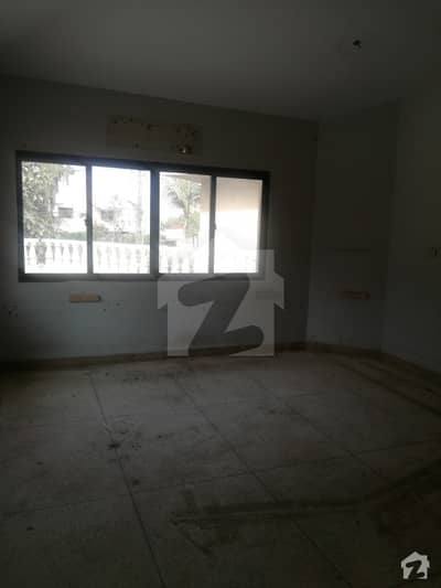 Clifton Block 2 - 600 Yard Bungalow For Rent For Commercial Use Clifton Block 2 - 600 Yard Bungalow For Rent For Commercial Use