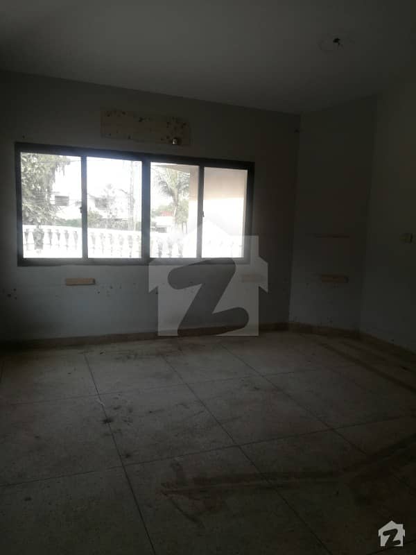 Clifton Block 2 - 600 Yard Bungalow For Rent For Commercial Use