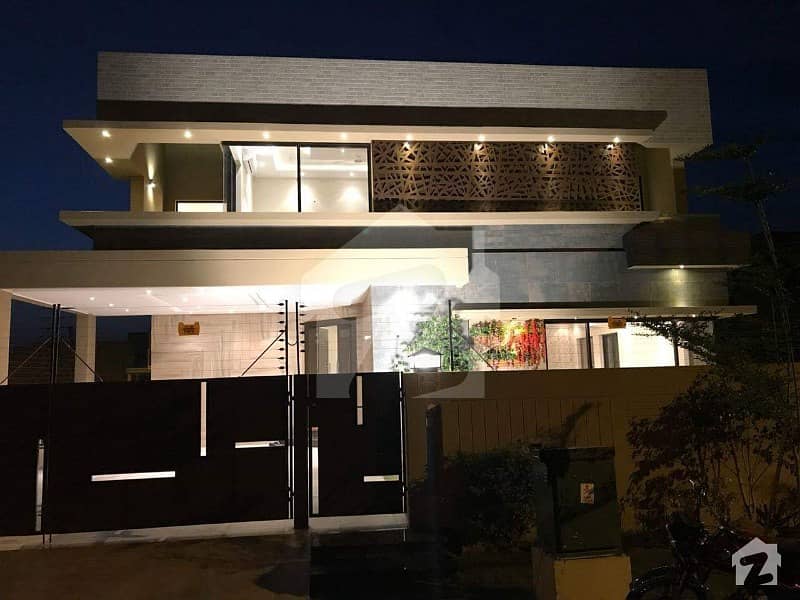 1 Kanal Brand New with bessment Beautifully Designed Modern Architect Bungalow