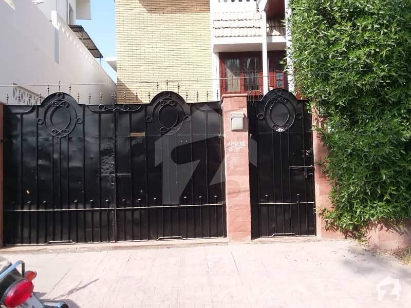 Best Opportunity Attractive Beautiful Bungalow 250 Sq Yards Bungalow For Rent