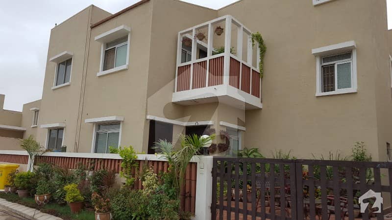 Single Storey 240 Sq Yd House Available For Rent In Block B