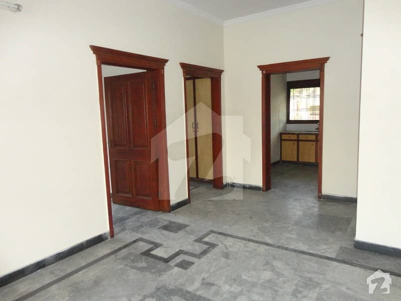 Gulberg 3 nice location 1 kanal bungalow  for silent office for rent