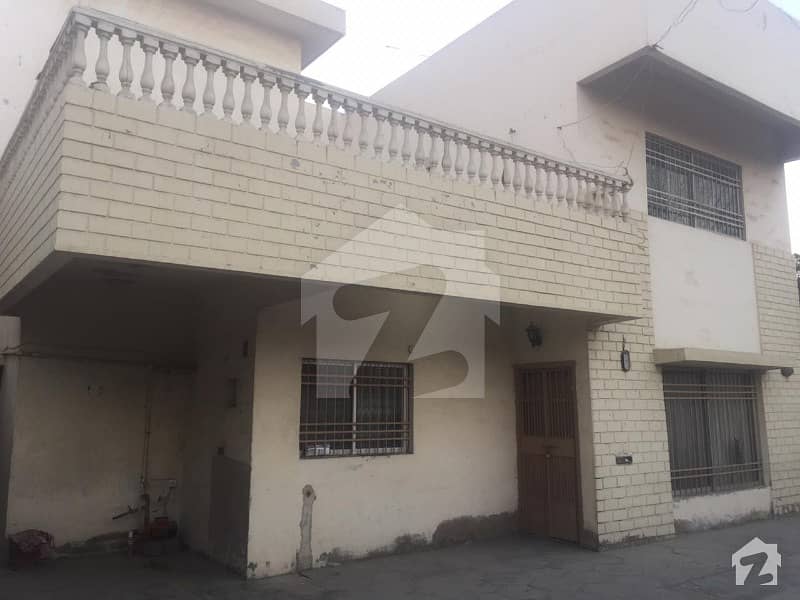 2 Unit Old 500 Sq Yards Bungalow For Sale In DHA Phase 4 Gizri