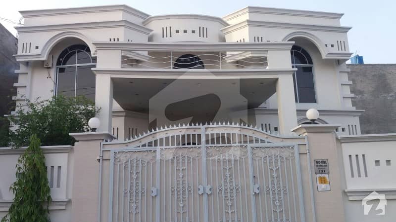 1 Kanal Beautiful New House For Sale